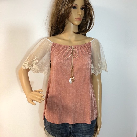 ๐HP๐PINK & IVORY OFF SHOULDER TOP - Picture 7 of 7